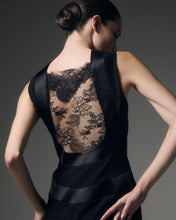 Venato Gown