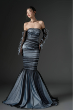 Isan Gown