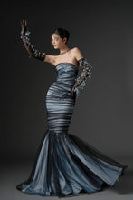 Isan Gown