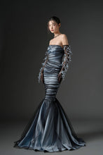 Isan Gown